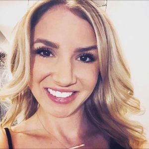 Meet your Posher, Samantha